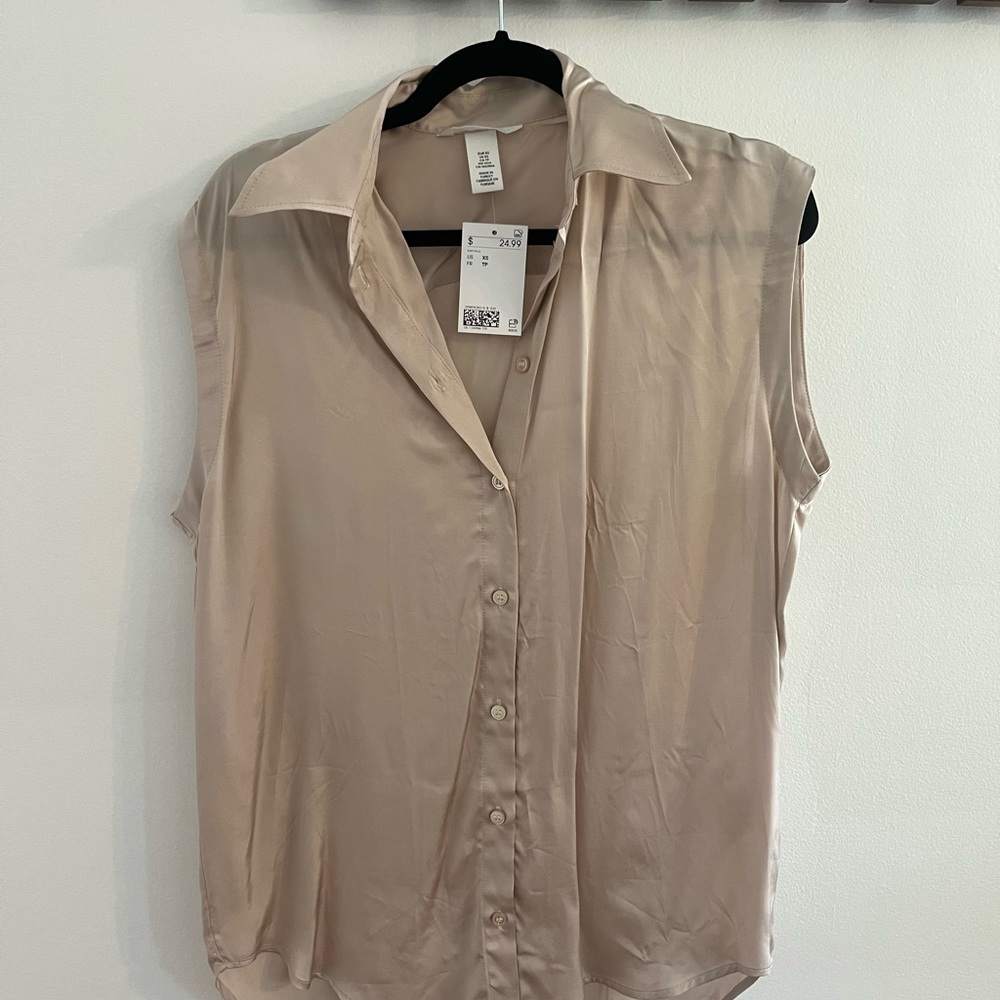 H&M Light Beige Button Down Sleeveless Shirt NWT